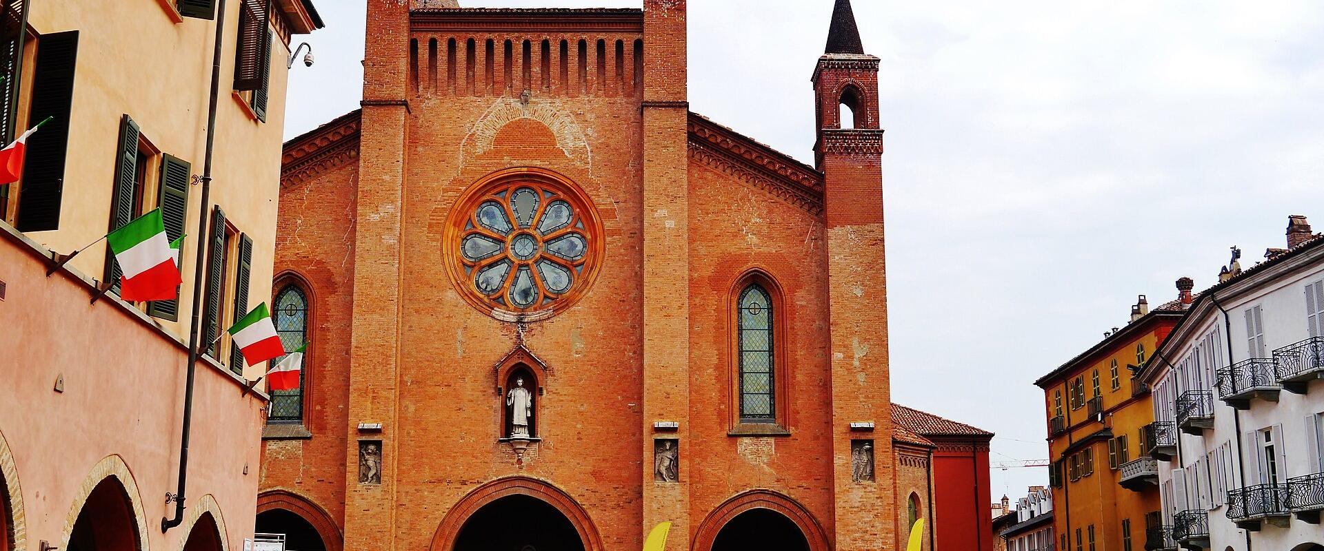 Cattedrale di San Lorenzo (Alba Cathedral)