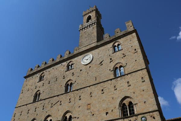 Viewpoint at Piazza dei Priori (Terrace)