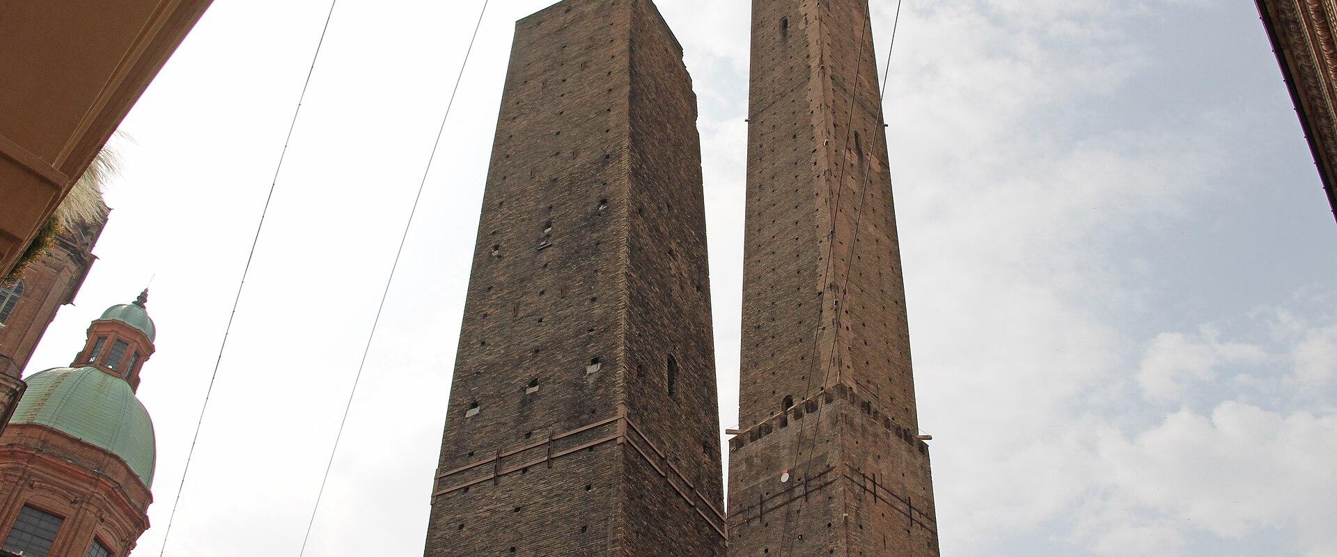 Due Torri (Asinelli and Garisenda)