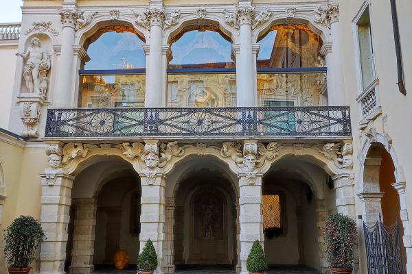 Palazzo Leoni Montanari