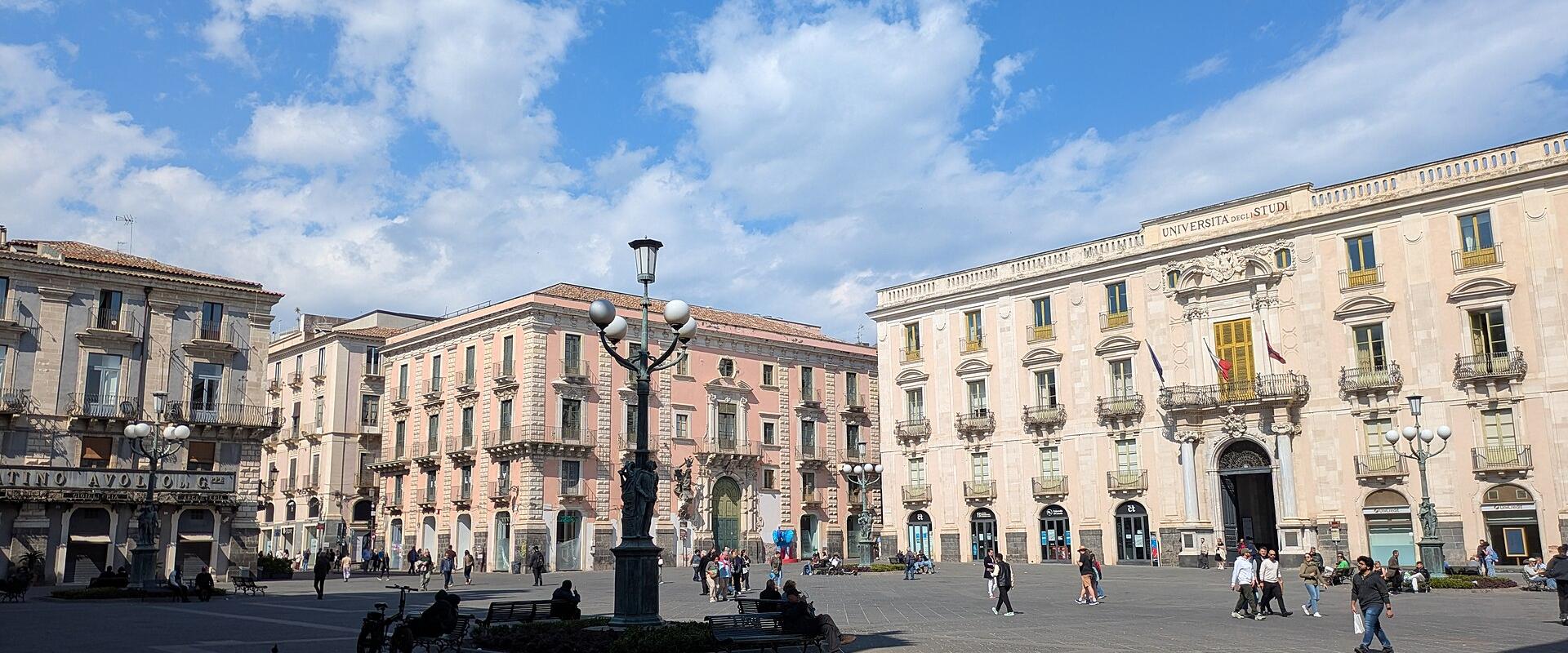 Piazza Università