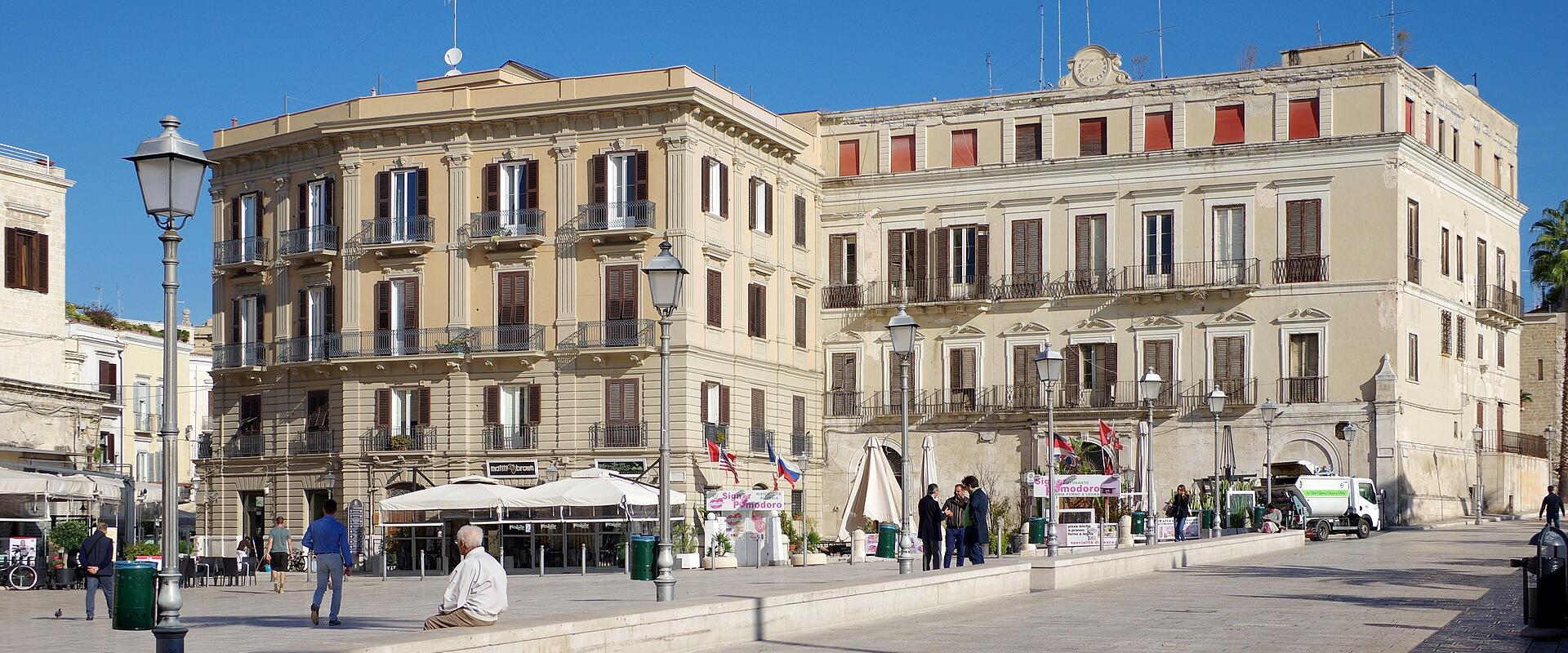 Piazza del Ferrarese