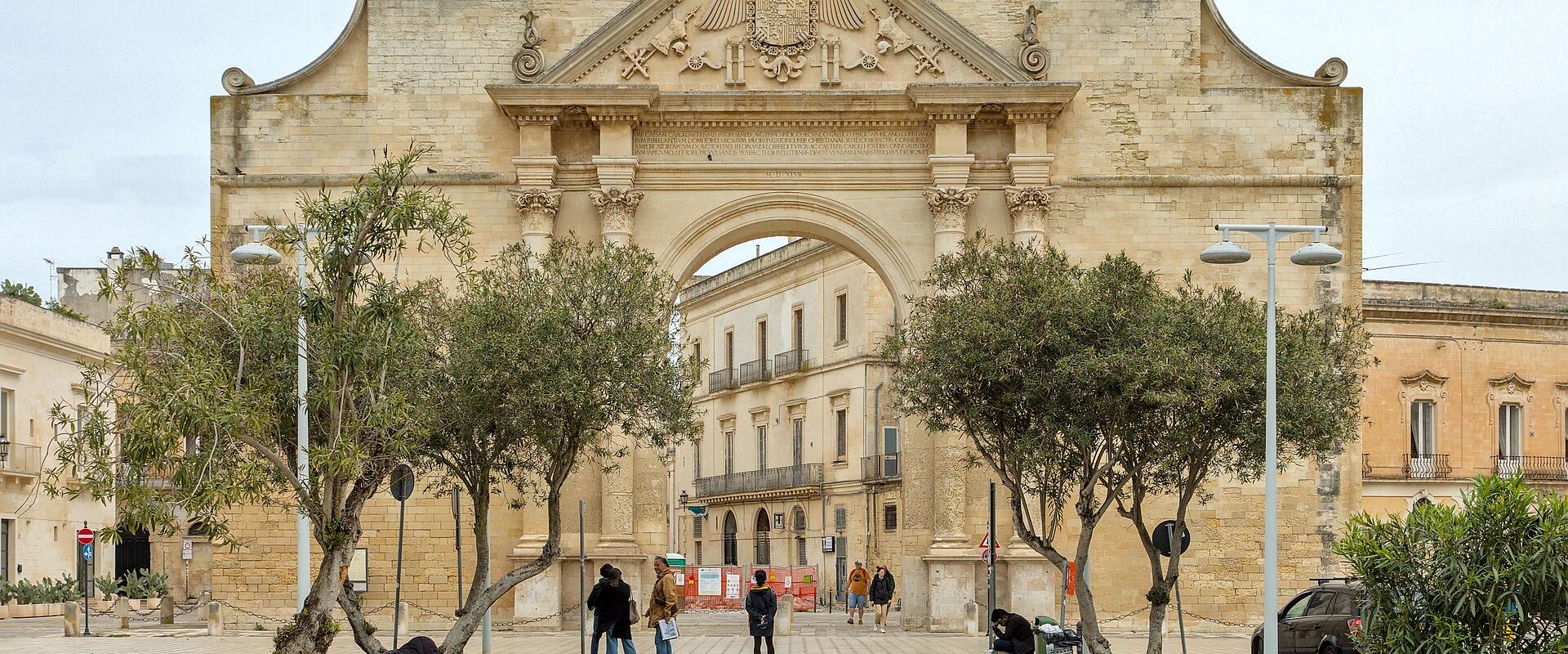 Porta Napoli