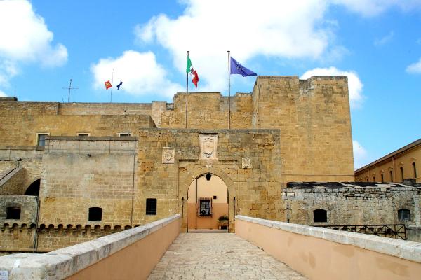 Aragonese Castle (Castello Svevo-Aragonese)