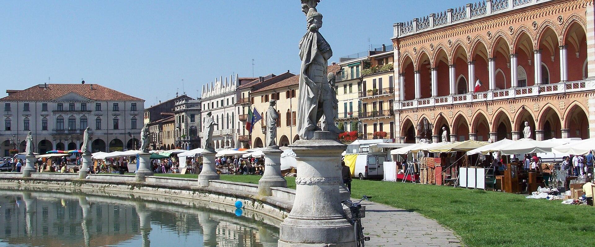 Prato della Valle Market