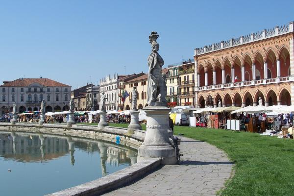 Prato della Valle Market