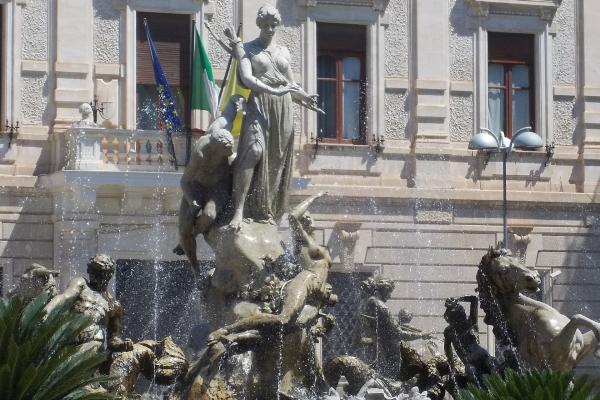 Fontana di Artemide